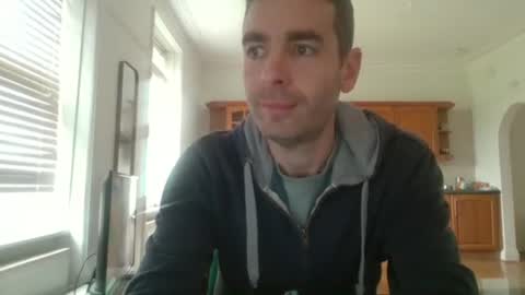 Snapshot of frenchbdmaninlondon chatting on October 16, 11:11 am Horny Paul online show from October 16, 11:11 am