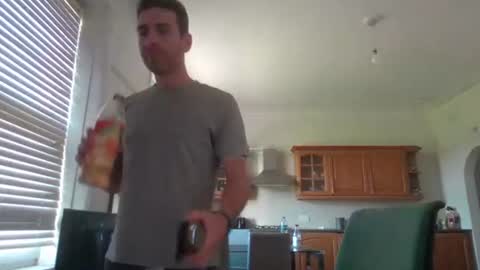 Snapshot of frenchbdmaninlondon chatting on October 24, 10:44 am Horny Paul online show from October 24, 10:44 am