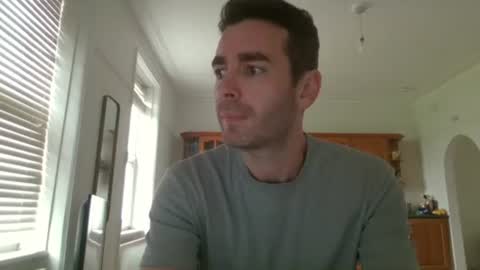 Snapshot of frenchbdmaninlondon chatting on October 25, 10:01 am Horny Paul online show from October 25, 10:01 am