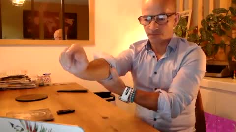 Snapshot of frenchdaddylove chatting on June 8, 5:46 pm Frenchdaddylove online show from June 8, 5:46 pm