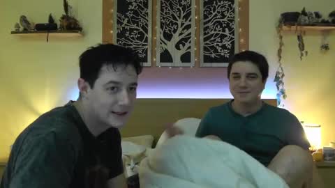 Snapshot of frenchhornybibs chatting on January 18, 8:51 pm French Horny Bibs online show from January 18, 8:51 pm