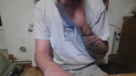 frenchpapalover online show from April 23, 4:03 am