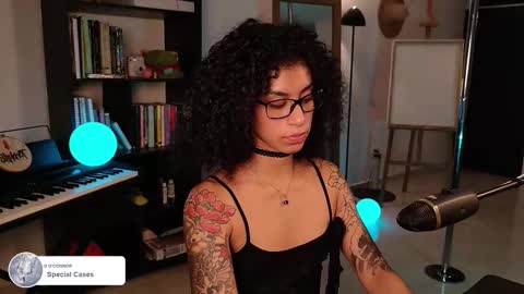 Snapshot of fresatanica chatting on October 19, 5:19 am Vale online show from October 19, 5:19 am