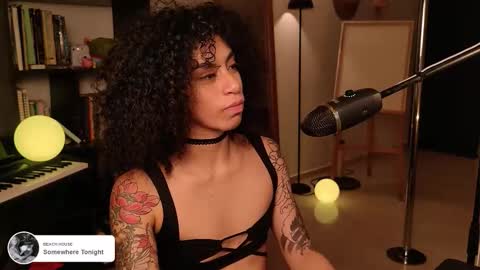 Snapshot of fresatanica chatting on November 15, 1:47 am Vale online show from November 15, 1:47 am