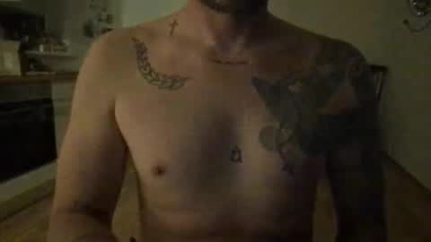 Snapshot of freshguy28 chatting on April 4, 9:34 pm Dorian online show from April 4, 9:34 pm