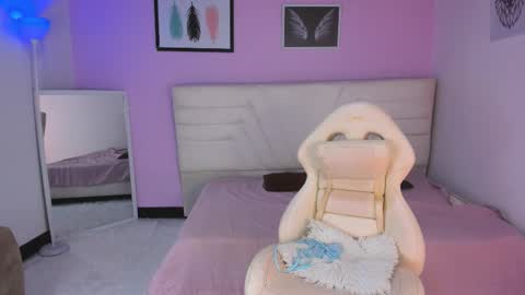 fresitalove01 online show from December 1, 3:06 pm