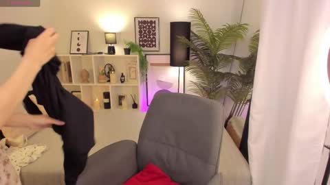 Laura online show from June 7, 12:20 pm