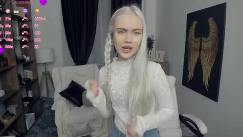 Freya online show from February 12, 7:09 pm