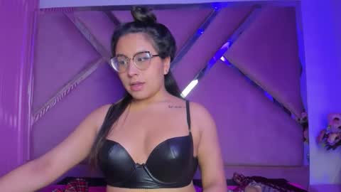 Freya online show from March 8, 3:21 am