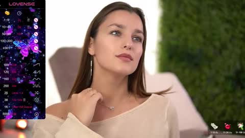 freyaheart online show from November 25, 10:37 am