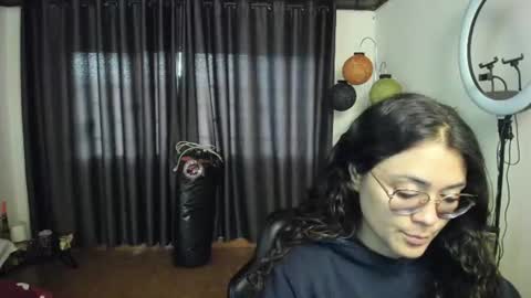 Snapshot of freyarouge chatting on June 30, 10:49 am freyarouge online show from June 30, 10:49 am