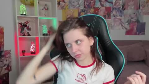 FreyaVey online show from March 2, 7:15 am