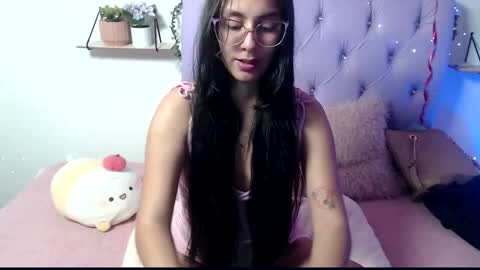 Snapshot of freyja_01 chatting on February 9, 9:28 pm Freyja online show from February 9, 9:28 pm