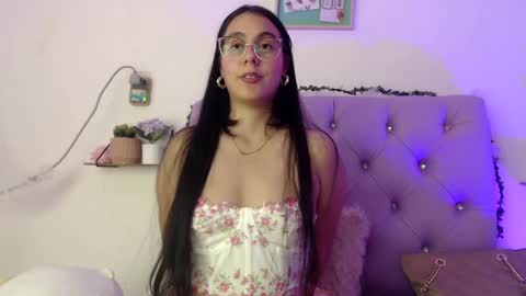 Snapshot of freyja_01 chatting on March 4, 2:06 am Freyja online show from March 4, 2:06 am