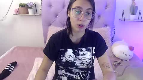 Snapshot of freyja_01 chatting on March 10, 10:02 pm Freyja online show from March 10, 10:02 pm