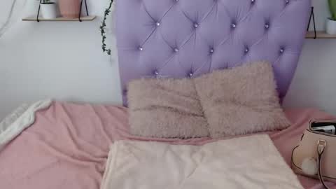 Snapshot of freyja_01 chatting on September 25, 9:29 pm Freyja online show from September 25, 9:29 pm