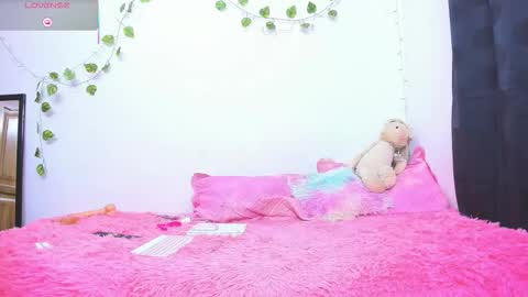 Freyja Rouse online show from January 18, 12:36 am