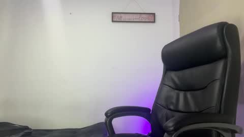 freyva_ online show from March 8, 4:22 pm