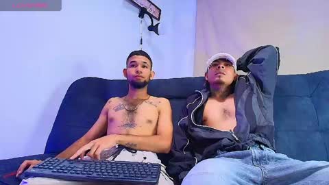 freyva_ online show from April 14, 5:35 am