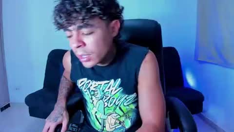 freyva_ online show from June 14, 5:59 pm