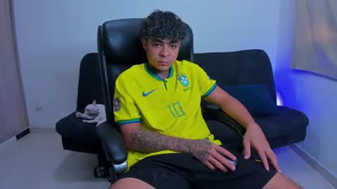freyva_ online show from June 17, 3:46 pm