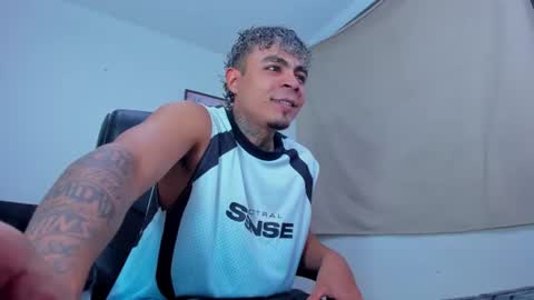 freyva_ online show from July 14, 1:30 am