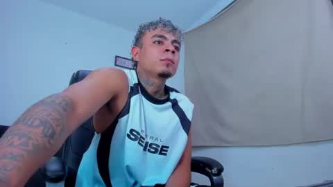 freyva_ online show from July 14, 2:05 am