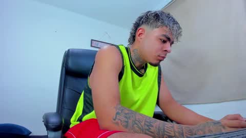 freyva_ online show from July 19, 8:34 pm
