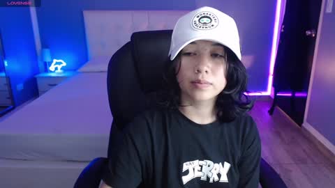 Snapshot of frida_lassi_ chatting on January 16, 8:25 pm frida_lassi_ online show from January 16, 8:25 pm