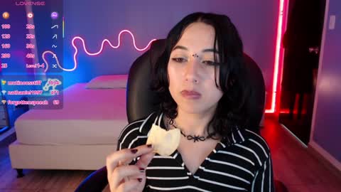 Snapshot of frida_lassi_ chatting on February 7, 1:36 am frida_lassi_ online show from February 7, 1:36 am