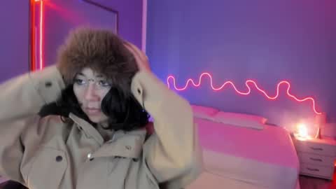 Snapshot of frida_lassi_ chatting on February 7, 10:30 pm frida_lassi_ online show from February 7, 10:30 pm