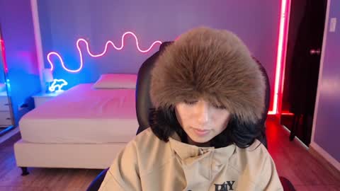 Snapshot of frida_lassi_ chatting on February 8, 1:32 am frida_lassi_ online show from February 8, 1:32 am