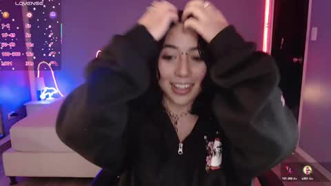 Snapshot of frida_lassi_ chatting on February 11, 6:44 pm frida_lassi_ online show from February 11, 6:44 pm