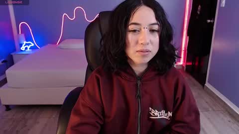 Snapshot of frida_lassi_ chatting on February 12, 10:48 pm frida_lassi_ online show from February 12, 10:48 pm