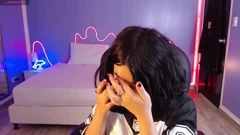 Snapshot of frida_lassi_ chatting on February 14, 12:36 pm frida_lassi_ online show from February 14, 12:36 pm