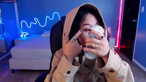 Snapshot of frida_lassi_ chatting on February 25, 12:03 pm frida_lassi_ online show from February 25, 12:03 pm