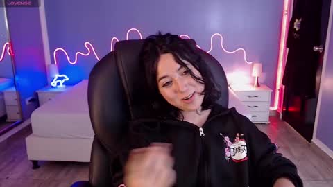 Snapshot of frida_lassi_ chatting on February 27, 7:47 pm frida_lassi_ online show from February 27, 7:47 pm