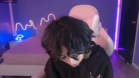 Snapshot of frida_lassi_ chatting on March 12, 1:30 pm frida_lassi_ online show from March 12, 1:30 pm