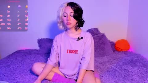 Snapshot of frida_lassi_ chatting on September 21, 9:05 pm frida_lassi_ online show from September 21, 9:05 pm