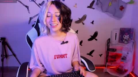 Snapshot of frida_lassi_ chatting on October 11, 1:16 am frida_lassi_ online show from October 11, 1:16 am