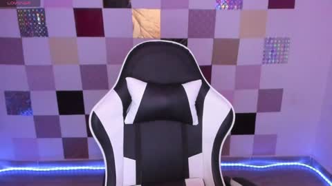 Snapshot of frida_lassi_ chatting on March 28, 11:15 pm frida_lassi_ online show from March 28, 11:15 pm