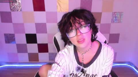 Snapshot of frida_lassi_ chatting on March 29, 9:04 pm frida_lassi_ online show from March 29, 9:04 pm