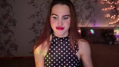 Snapshot of fridacure chatting on December 5, 8:01 am Frida online show from December 5, 8:01 am