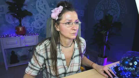 Frida Tander online show from December 27, 3:15 pm