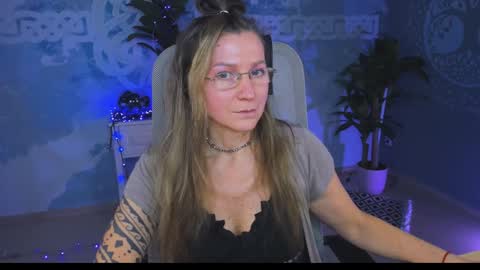 Frida Tander online show from December 29, 9:17 am