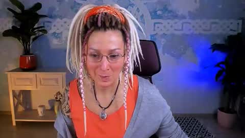 Frida Tander online show from February 3, 5:05 am