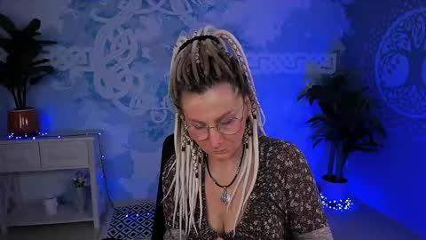Snapshot of fridatander chatting on May 7, 5:24 am Frida Tander online show from May 7, 5:24 am