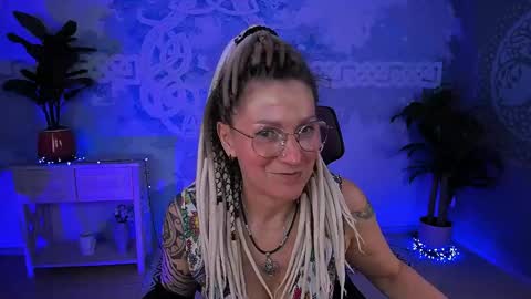 Snapshot of fridatander chatting on May 8, 5:57 am Frida Tander online show from May 8, 5:57 am