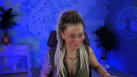 Snapshot of fridatander chatting on May 13, 5:16 am Frida Tander online show from May 13, 5:16 am