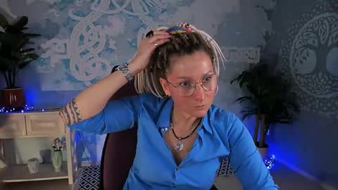 Snapshot of fridatander chatting on May 15, 5:25 am Frida Tander online show from May 15, 5:25 am
